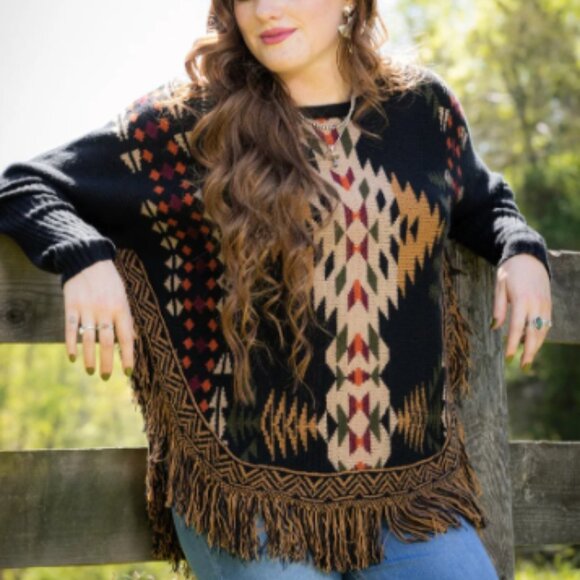 Cotton & Rye Reno Fringe Poncho w/ Sleeves - Picture 8 of 15